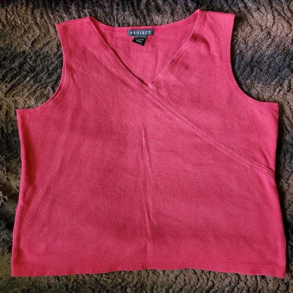 V-neck tank top